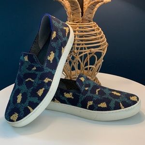 Women’s ROTHY’S Blue Spot The Sneaker size 10.5